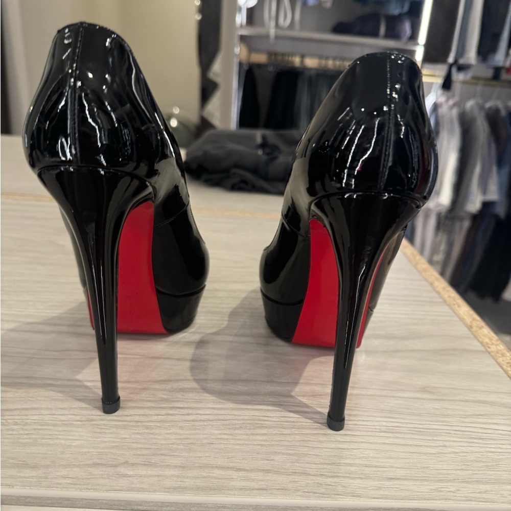 Christian Louboutin - Patent Leather - Black - 39.5